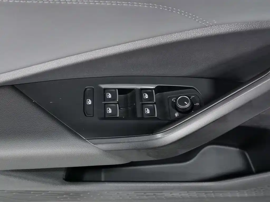2023 Volkswagen Sagitar 300 TSI DSG Prestige Edition