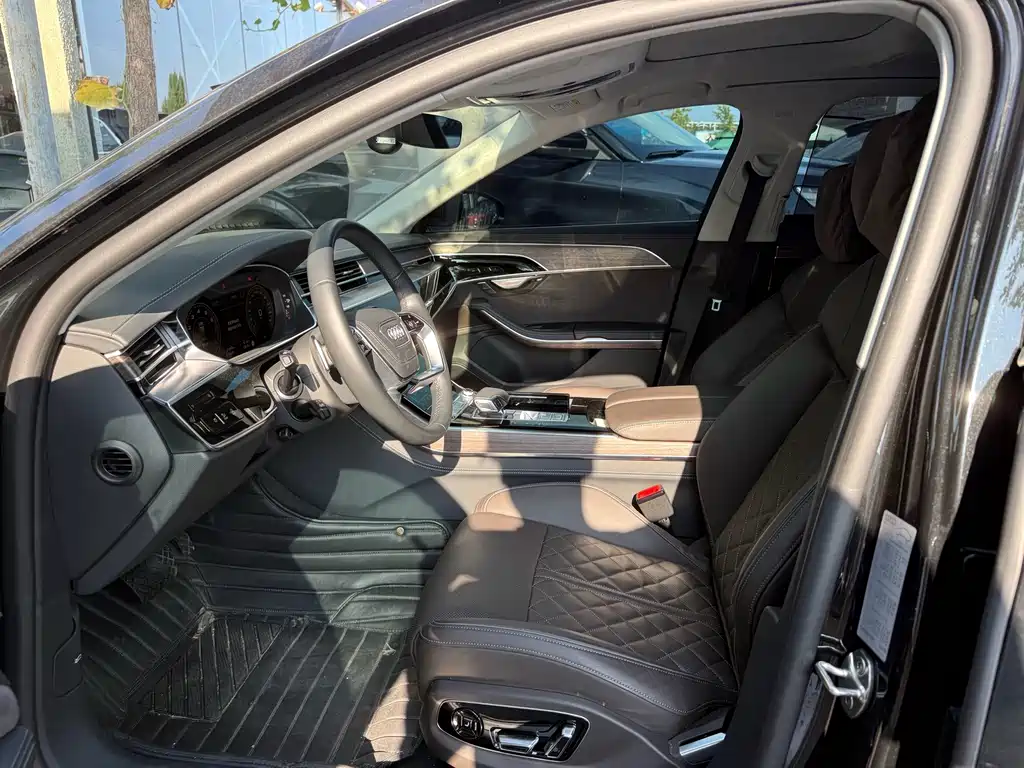 Audi A8 2024 model A8L 55 TFSI quattro flagship edition