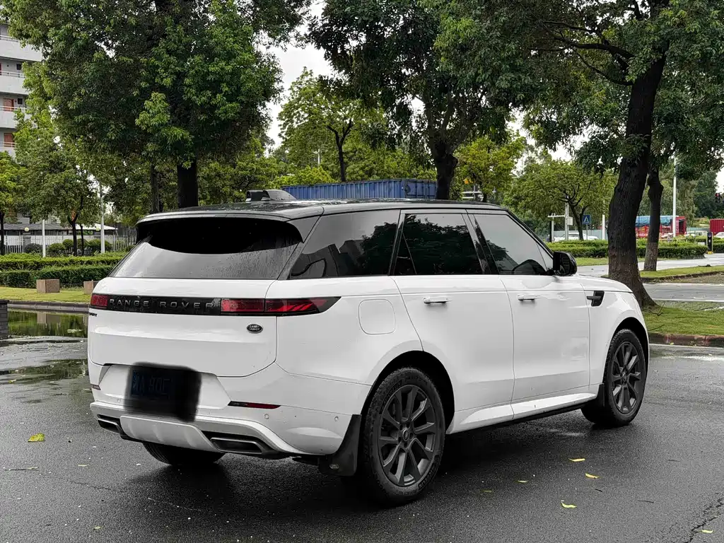 Range Rover Sport 2023 400PS Dynamic SE