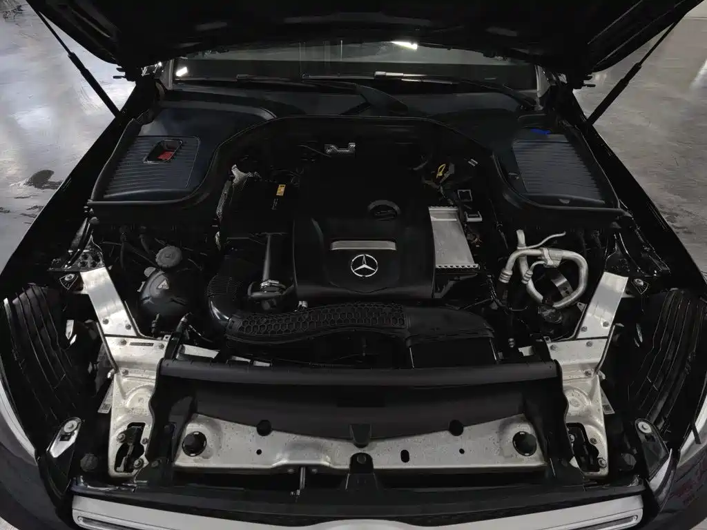 Mercedes-Benz GLC 2017 260 4MATIC Dynamic Edition