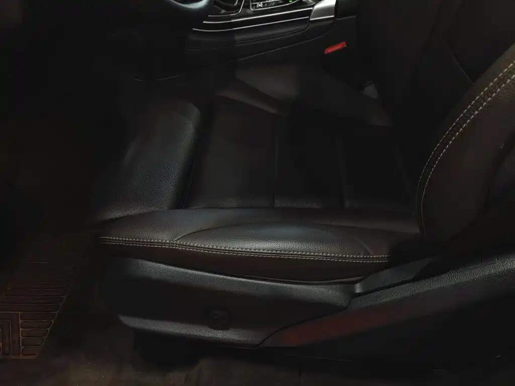 Mercedes-Benz GLC 2017 260 4MATIC Dynamic Edition