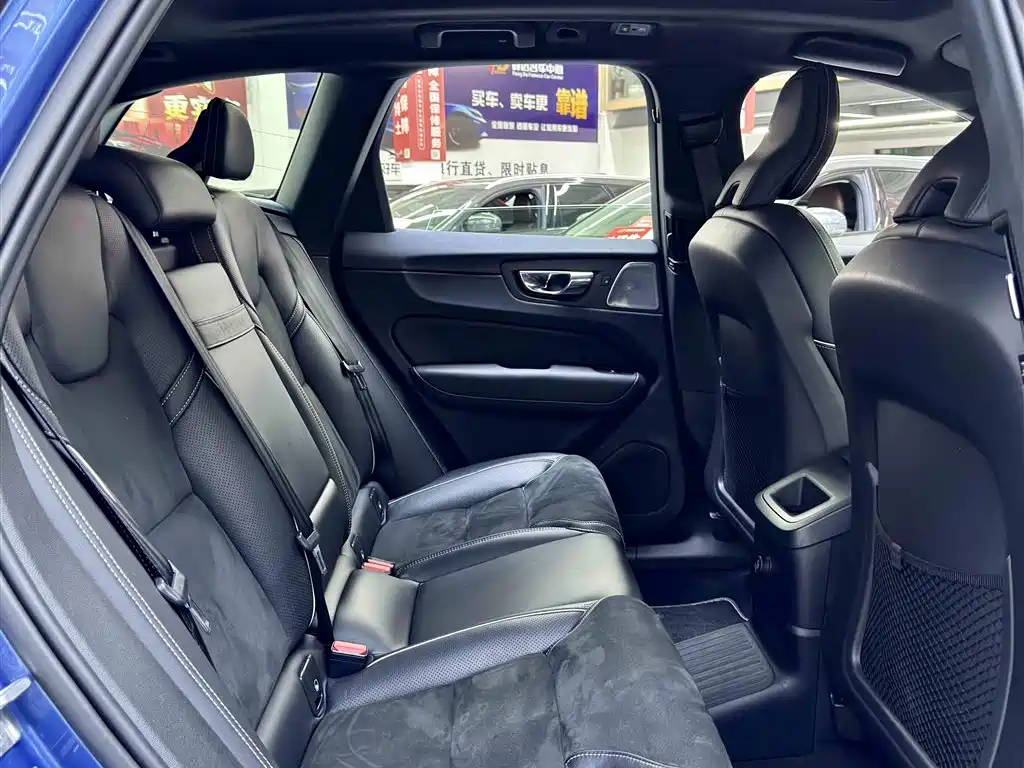 Volvo XC60 Plug-in Hybrid 2019 T8 E驱 Hybrid Smart雅 Motion Edition National V