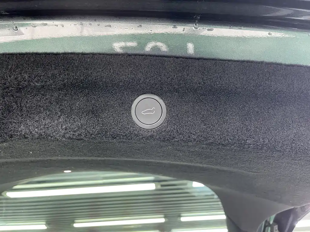 Model Y 2025 Rear-Wheel Drive Edition