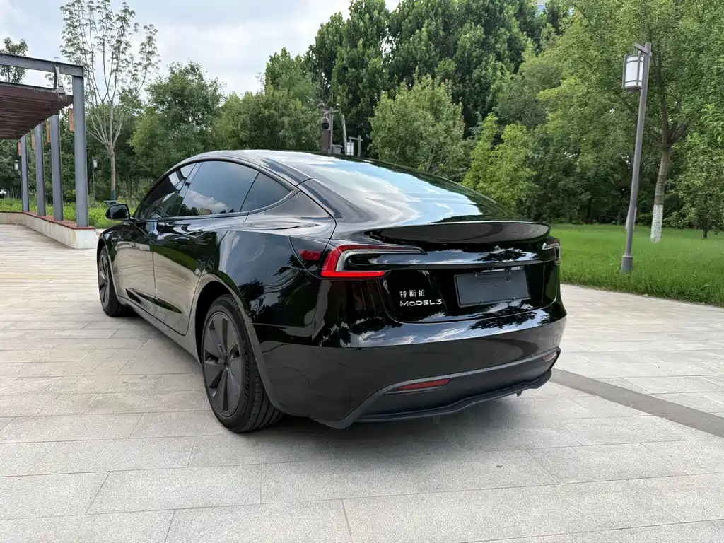 Model 3 Rear-Wheel Drive 2023