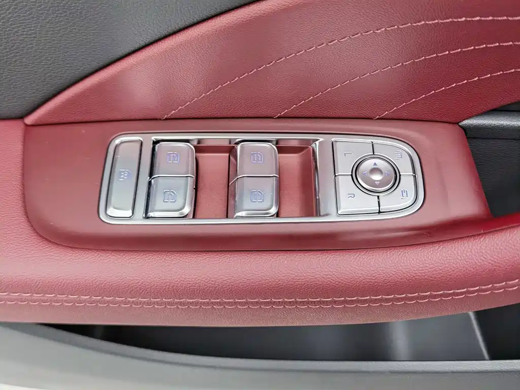 Hongqi H5 PHEV 2025 Edition 130 Super Hybrid Version