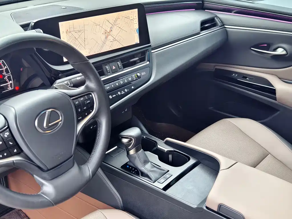 Lexus ES 2022 300h Excellence Edition