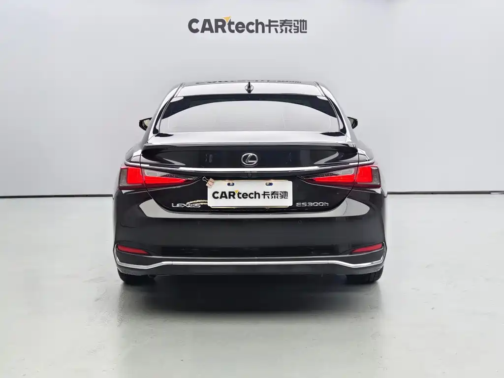 Lexus ES 2022 300h Excellence Edition