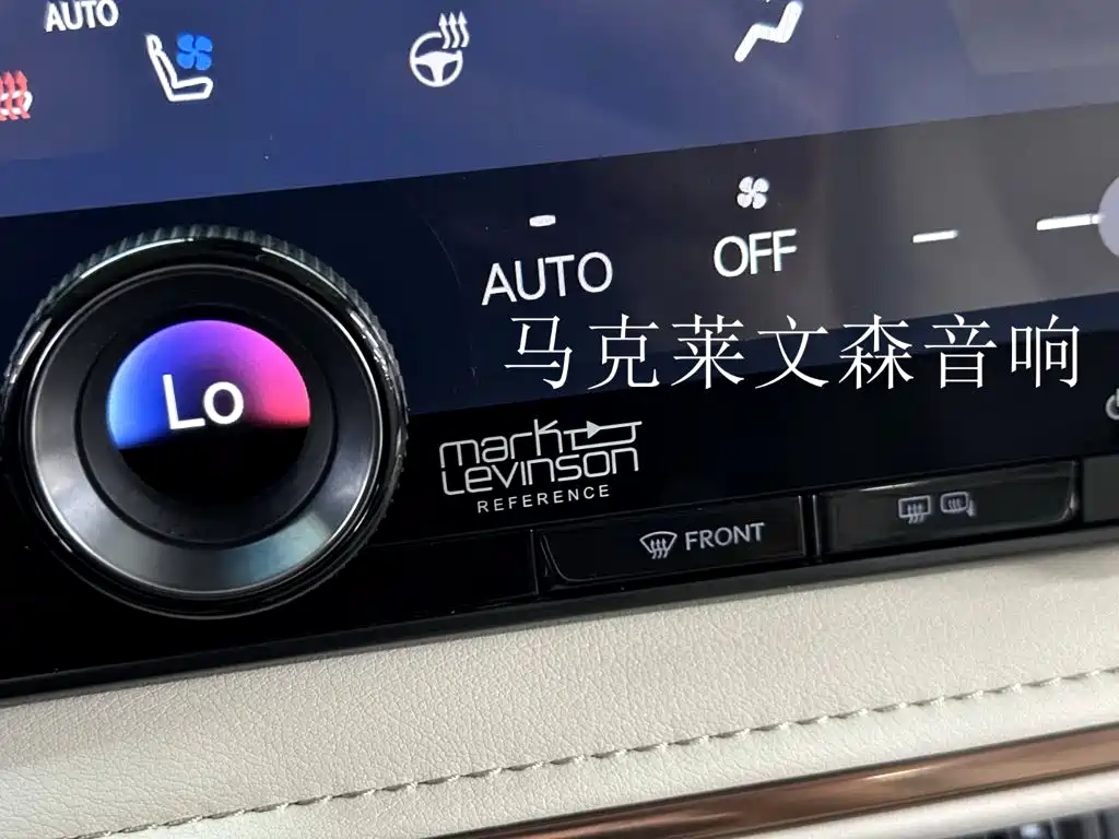 Lexus LM 2023 500h Six-Seater Grand Touring Edition