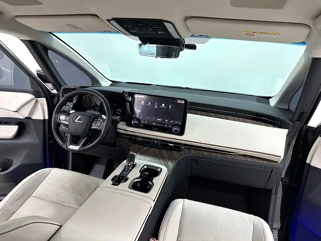 Lexus LM 2023 500h Six-Seater Grand Touring Edition