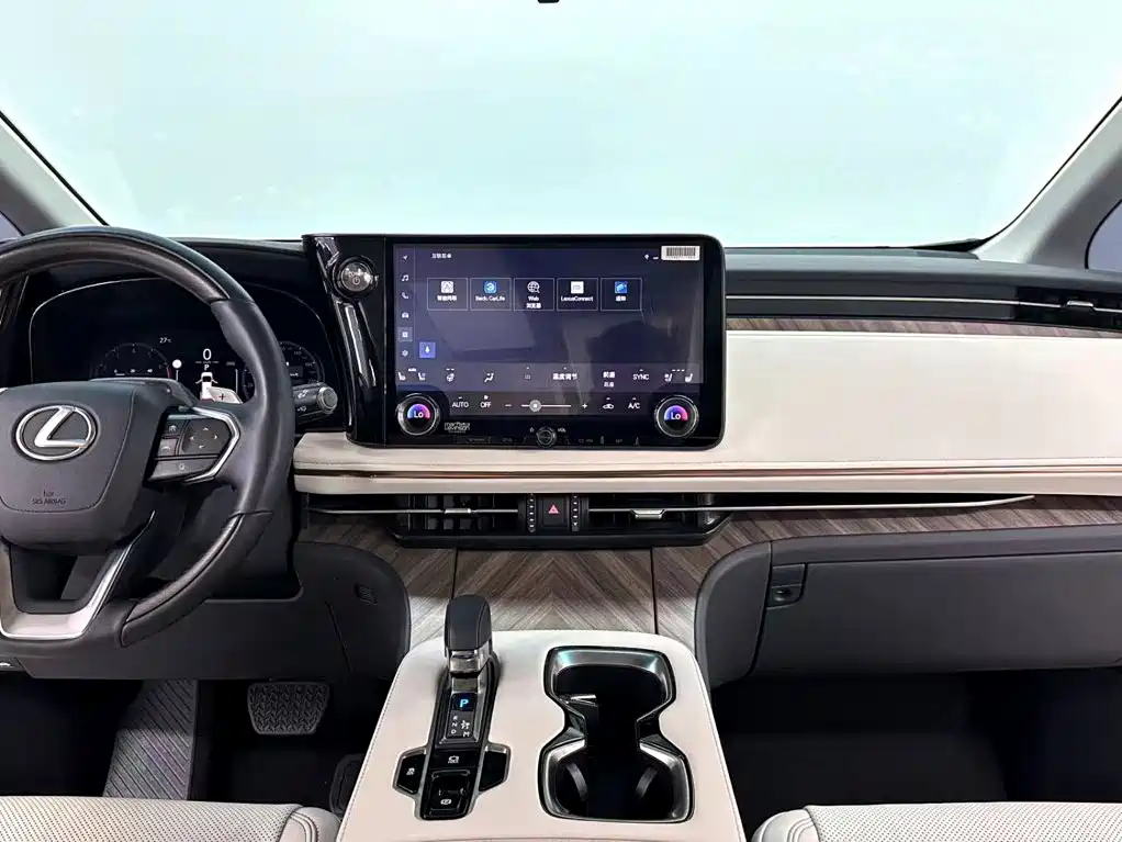 Lexus LM 2023 500h Six-Seater Grand Touring Edition