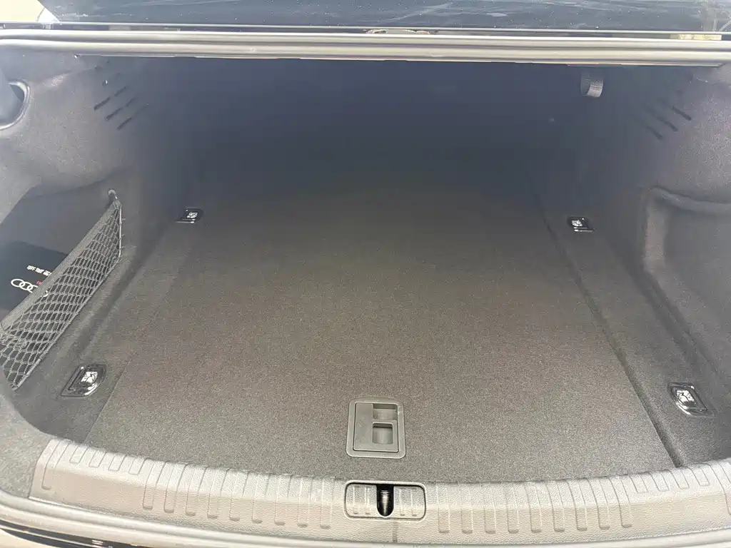 Audi A6L 2024 40 TFSI Luxury Dynamic Edition