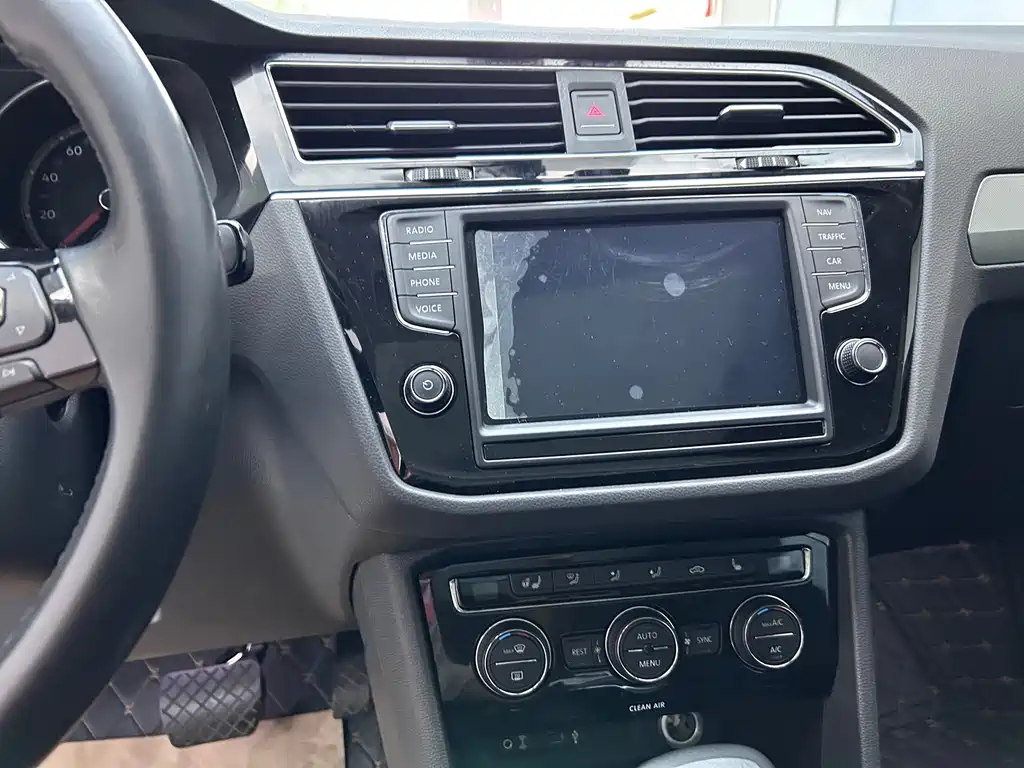 Tiguan L 2017 330 TSI Automatic Two-Wheel Drive Luxury Edition