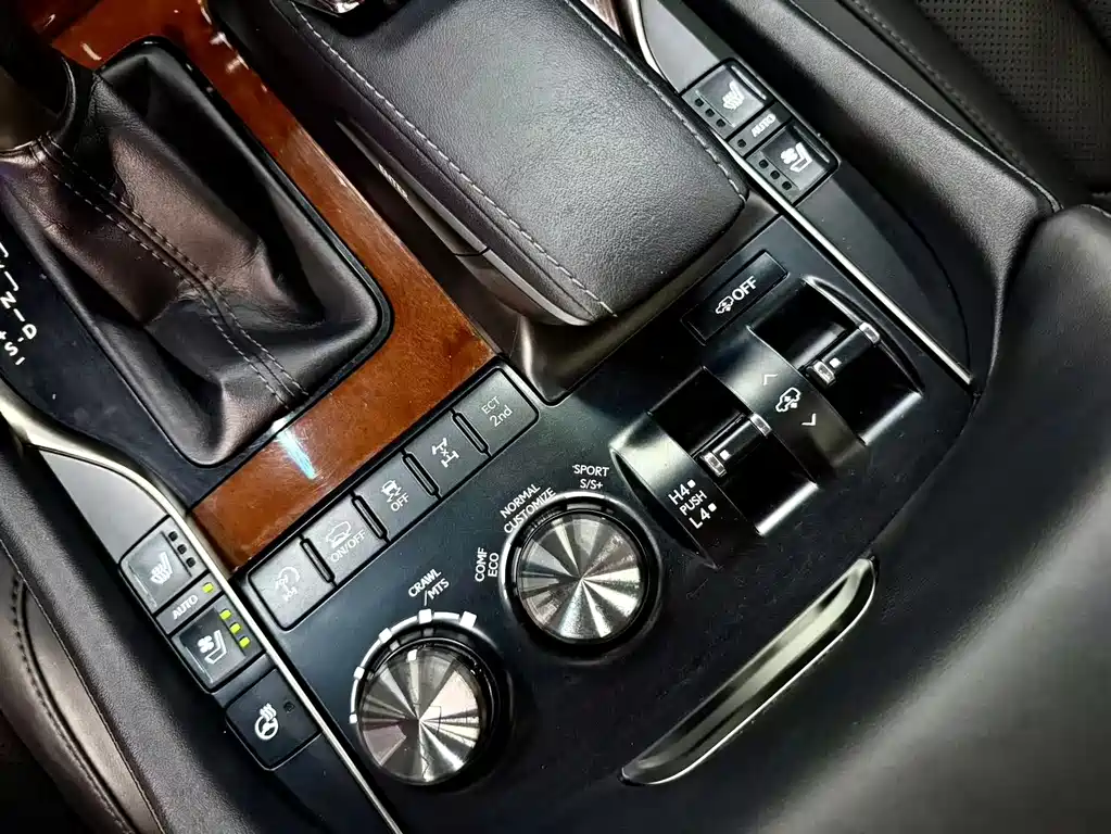 Lexus LX 2016 570 Dynamic Luxury Edition