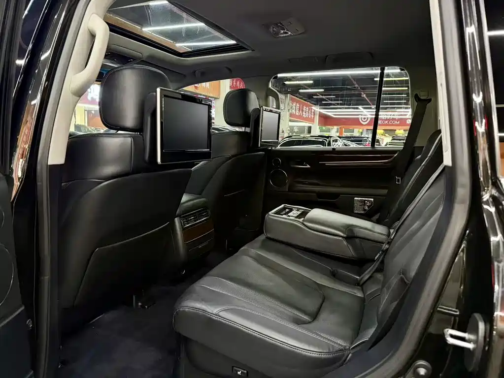 Lexus LX 2016 570 Dynamic Luxury Edition