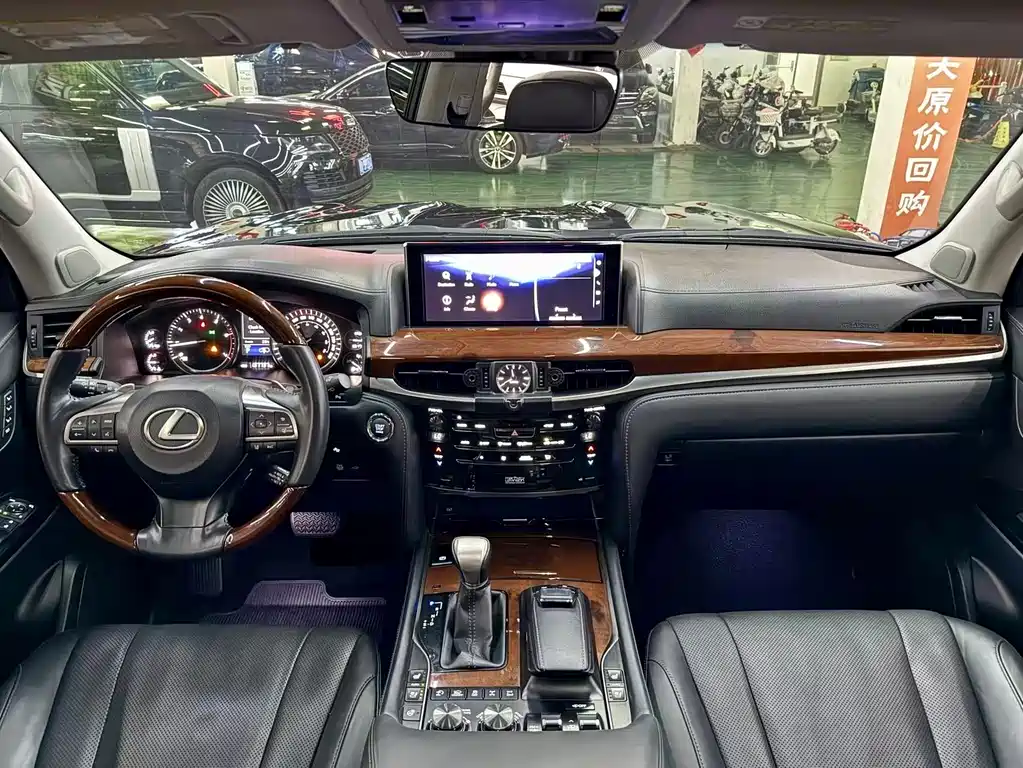 Lexus LX 2016 570 Dynamic Luxury Edition