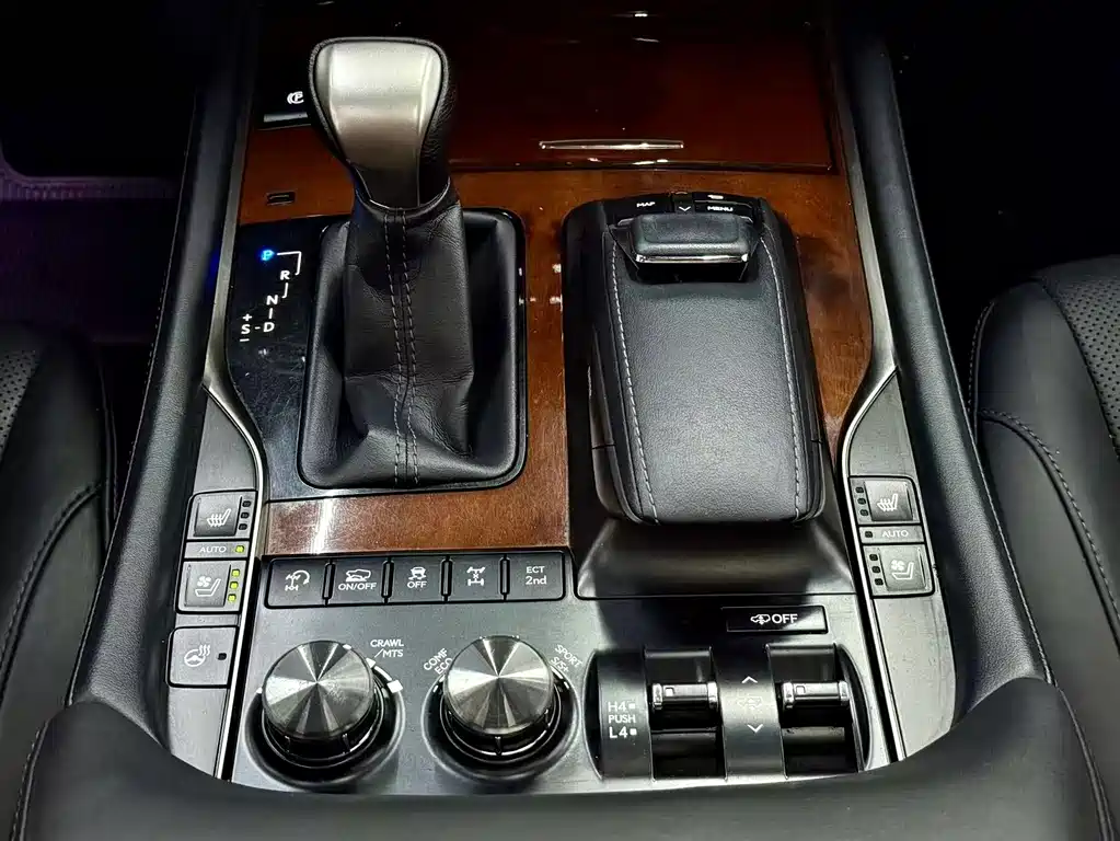 Lexus LX 2016 570 Dynamic Luxury Edition