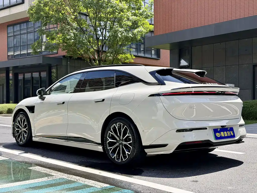 Jizhe 007 GT 2025 Edition Four-wheel Drive Intelligent Driving Version 75kWh