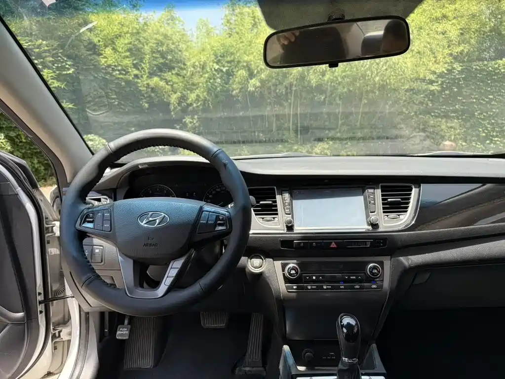 NameTuo 2014 1.8L Automatic ZunGui Type DLX
