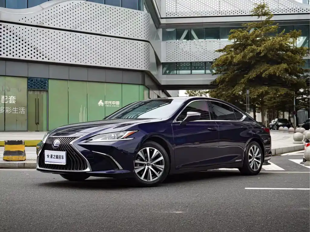 Lexus ES 2020 300h Excellence Edition