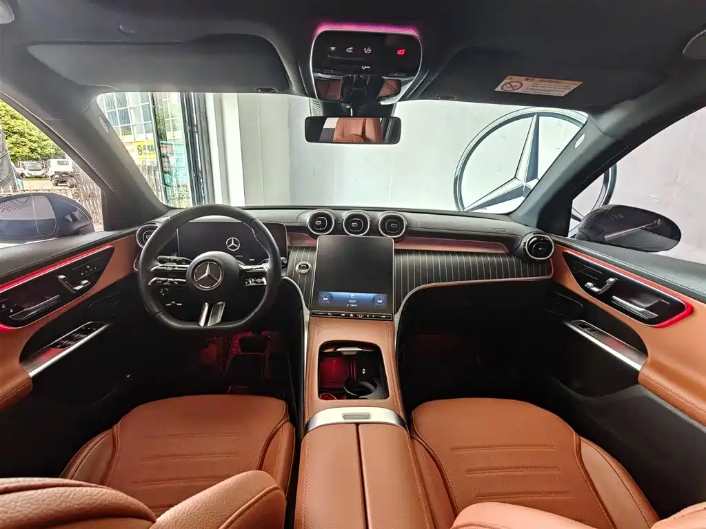 Mercedes-Benz GLC 2023 260 L 4MATIC Luxury 5-door