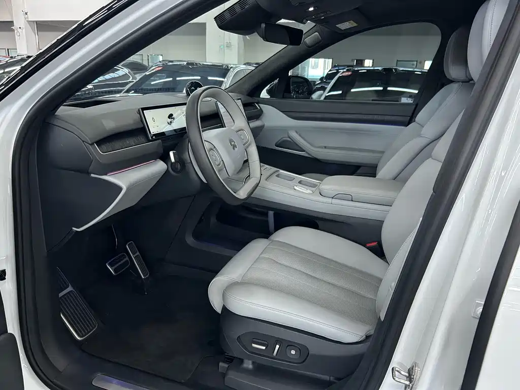 NIO ES8 2023 75kWh Executive Edition