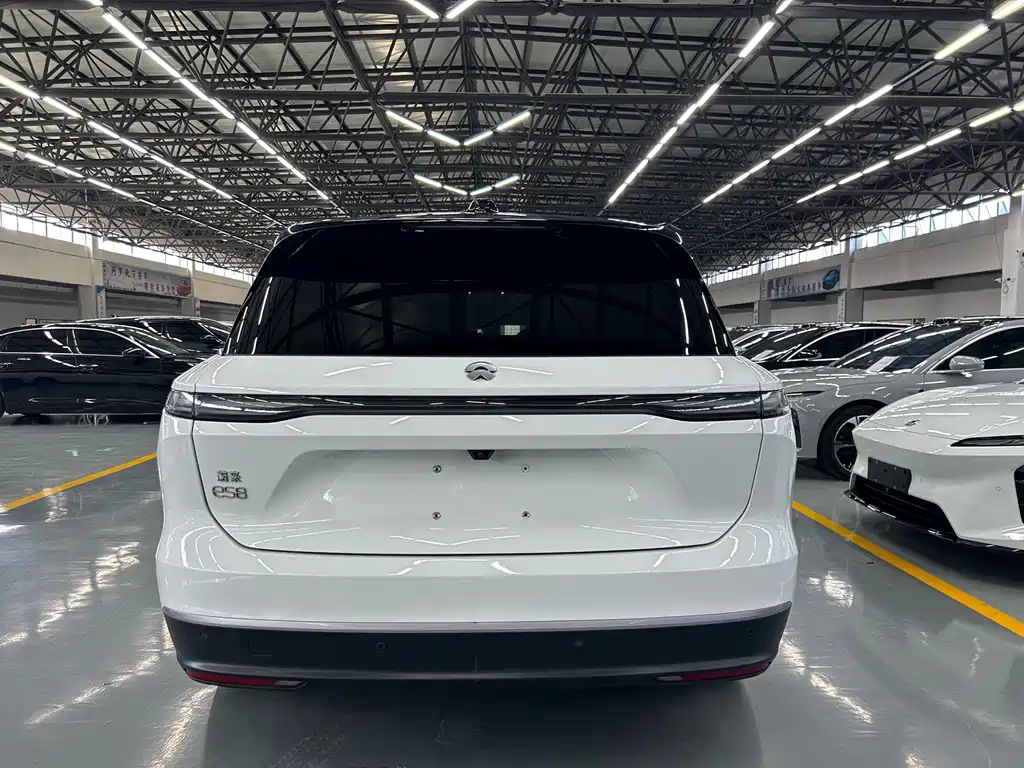 NIO ES8 2023 75kWh Executive Edition