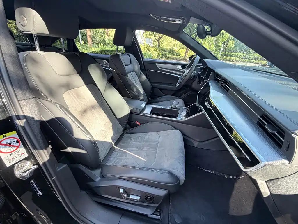 Audi A6L 2024 40 TFSI Luxury Dynamic Edition