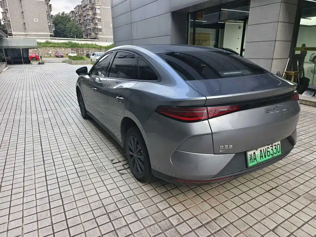 BYD E7 2025 Model 520 Smart Edition