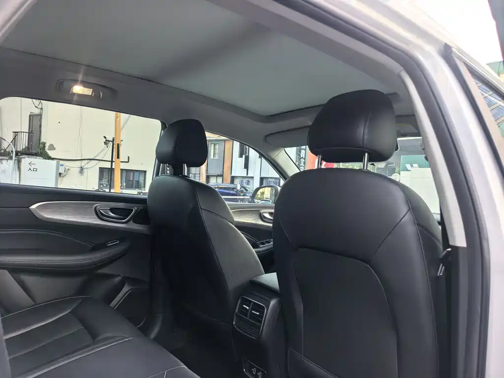 Roewe RX5 2023 Plus 330TGI Automatic Leading Tide Smart Enjoyment Edition