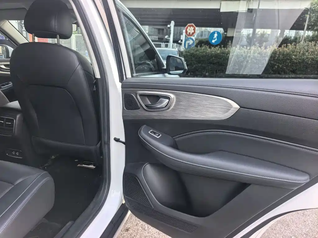Roewe RX5 2023 Plus 330TGI Automatic Leading Tide Smart Enjoyment Edition