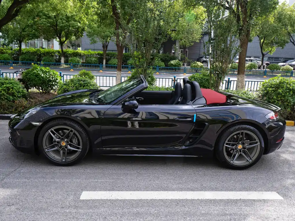 Porsche 718 Boxster 2.0T 2016 Model