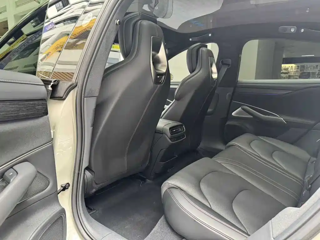 Xiaomi SU7 2024 Edition Four-Wheel Drive Ultra-Long Range High-End Smart Driving Max Version