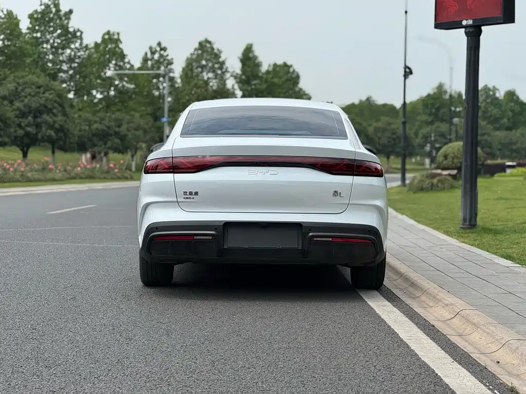 Qin L 2024 DM-i 120KM Leading Edition