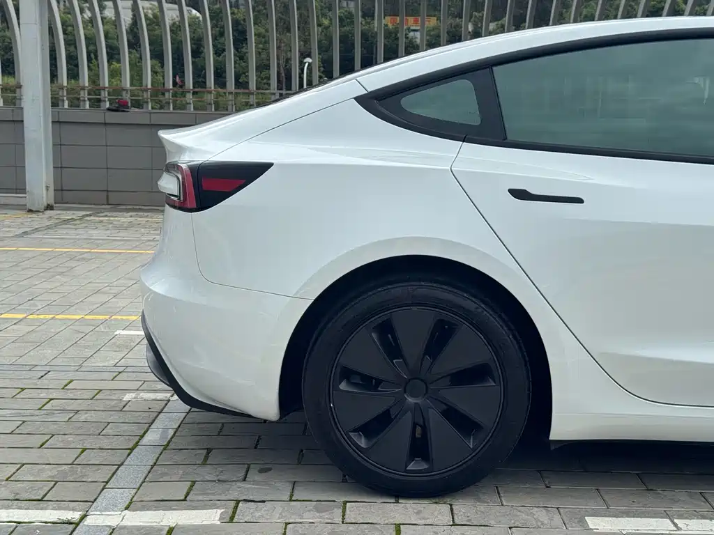 Model 3 Long Range Rear-Wheel Drive 2025 Edition