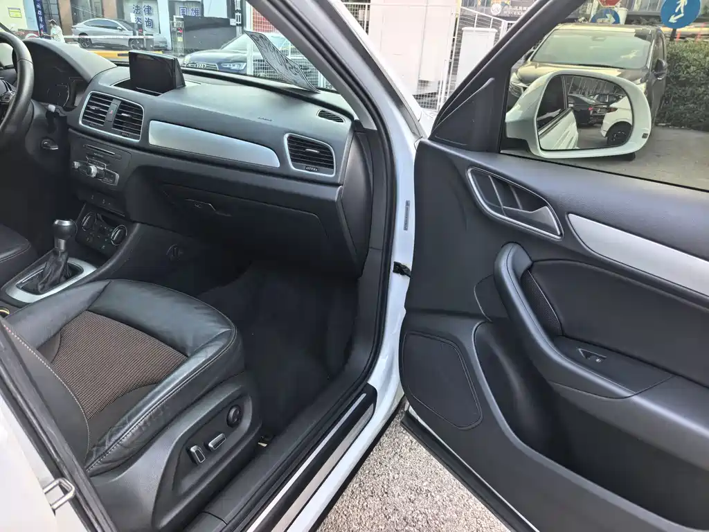 Audi Q3 2018 30th Anniversary Edition 35 TFSI Sport Line