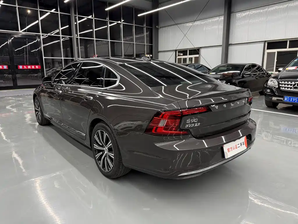 Volvo S90 2021 B5 Smart Luxury Edition