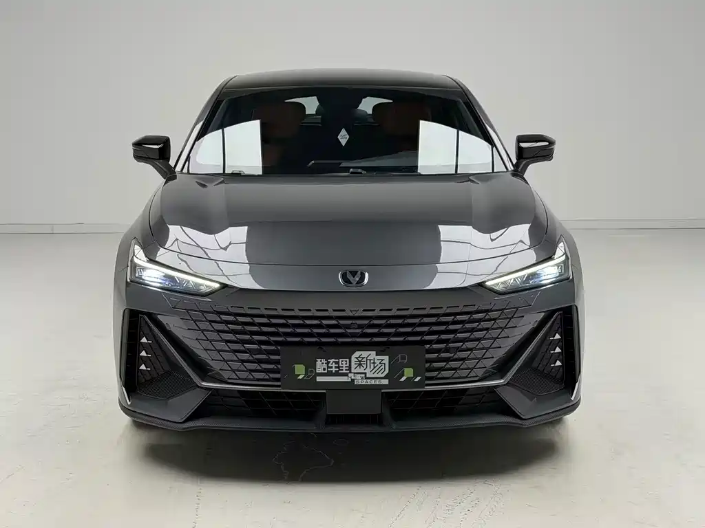 Changan UNI-V 2022 Model 1.5T Prestige Edition