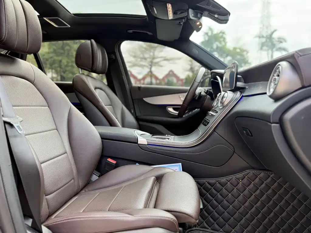 Mercedes GLC 2021 260 L 4MATIC Dynamic Edition