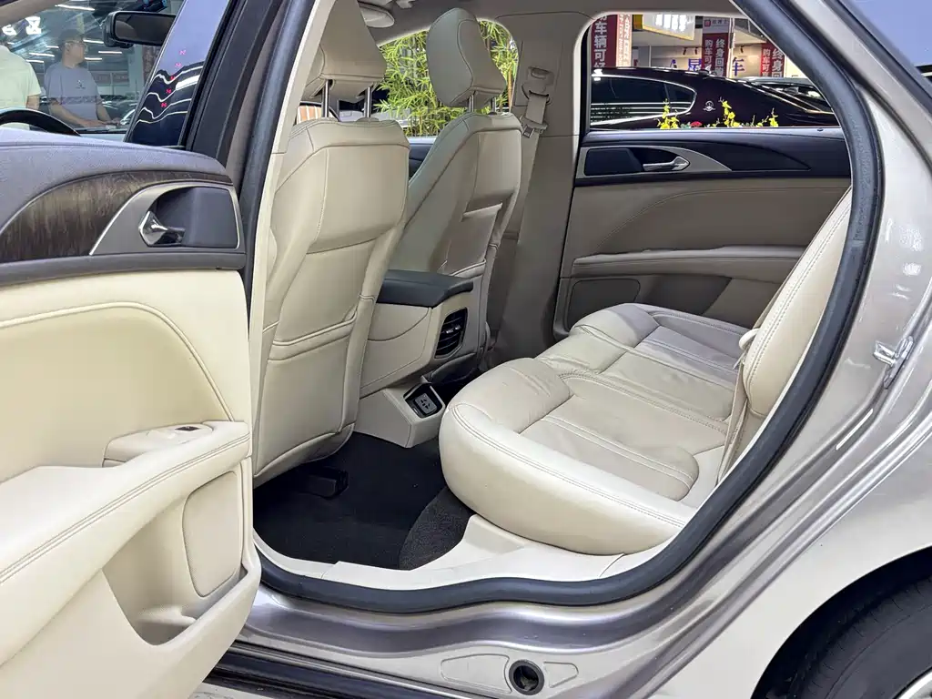 Lincoln MKZ 2019 2.0T Grand Touring Edition National V