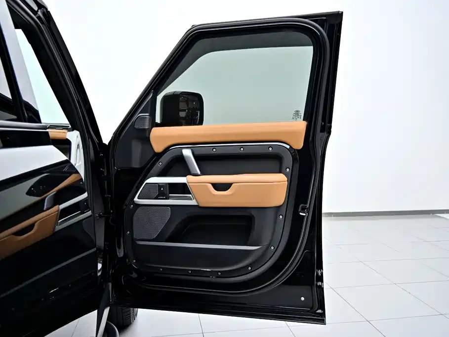 Land Rover Defender 2024 110 3.0T P400 X-DYNAMIC HSE