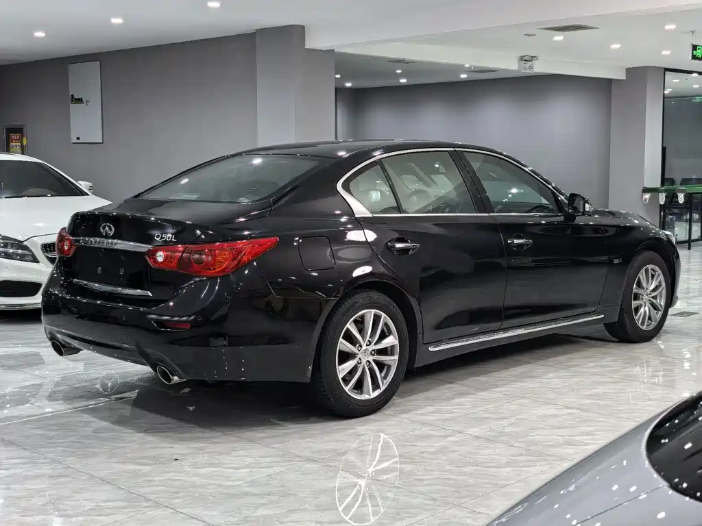 Infiniti Q50L 2015 2.0T Enjoyment Edition