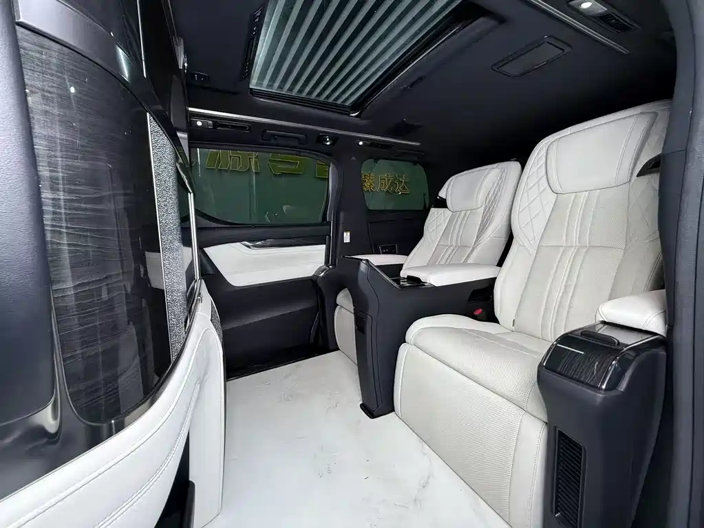 Lexus LM 2020 300h Four-Seater Imperial Edition