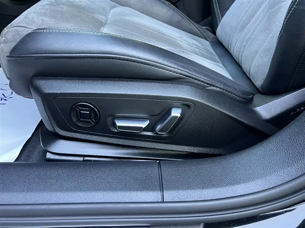 Audi A6L 2023 Facelift 45 TFSI quattro Premium Dynamic Edition