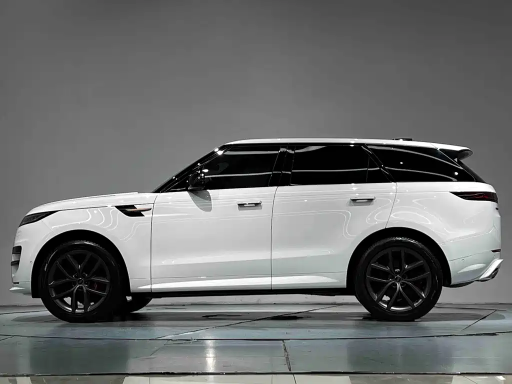 Range Rover Sport 2025 model 400PS Dynamic SE