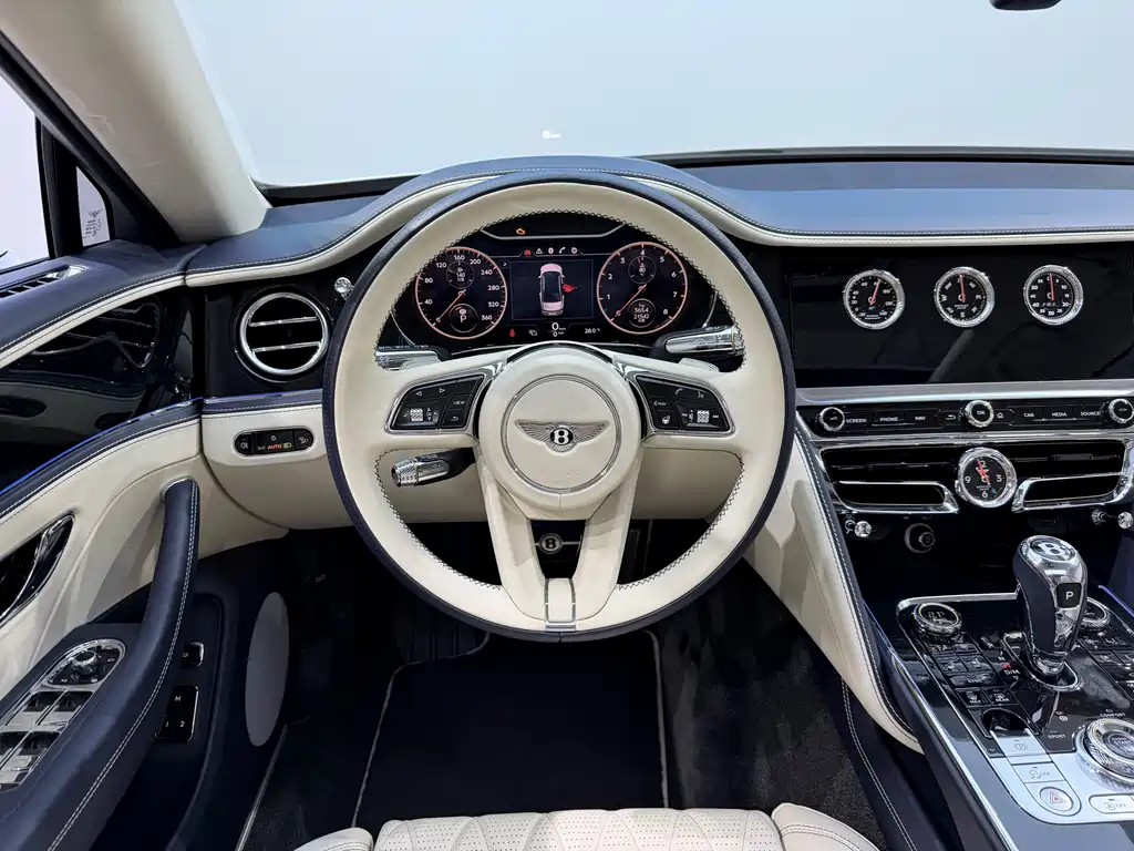 Ferari 2022 Model 4.0T V8 Standard Edition