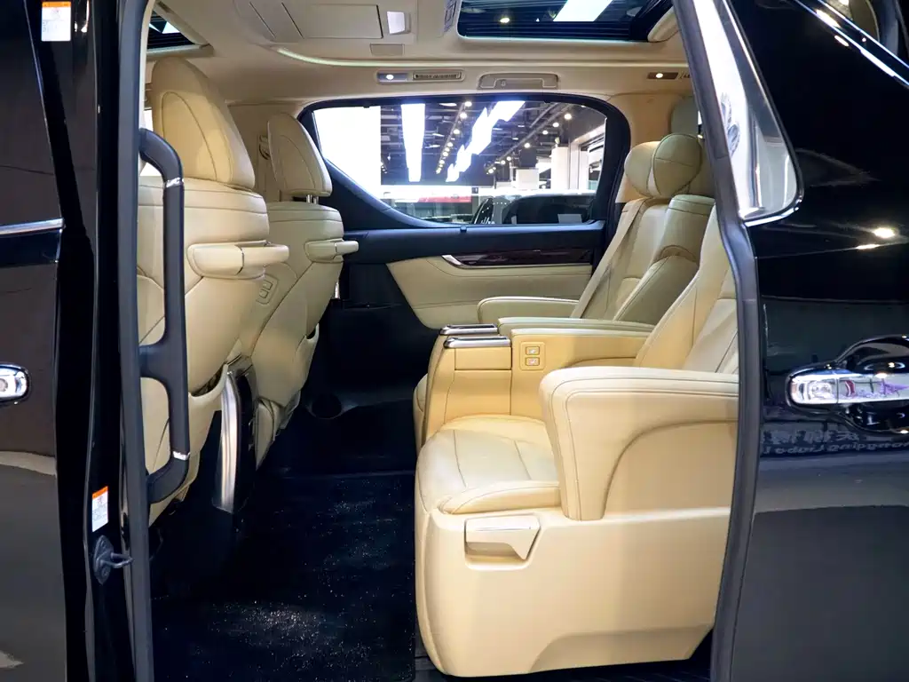 Alphard 2015 Luxury Edition