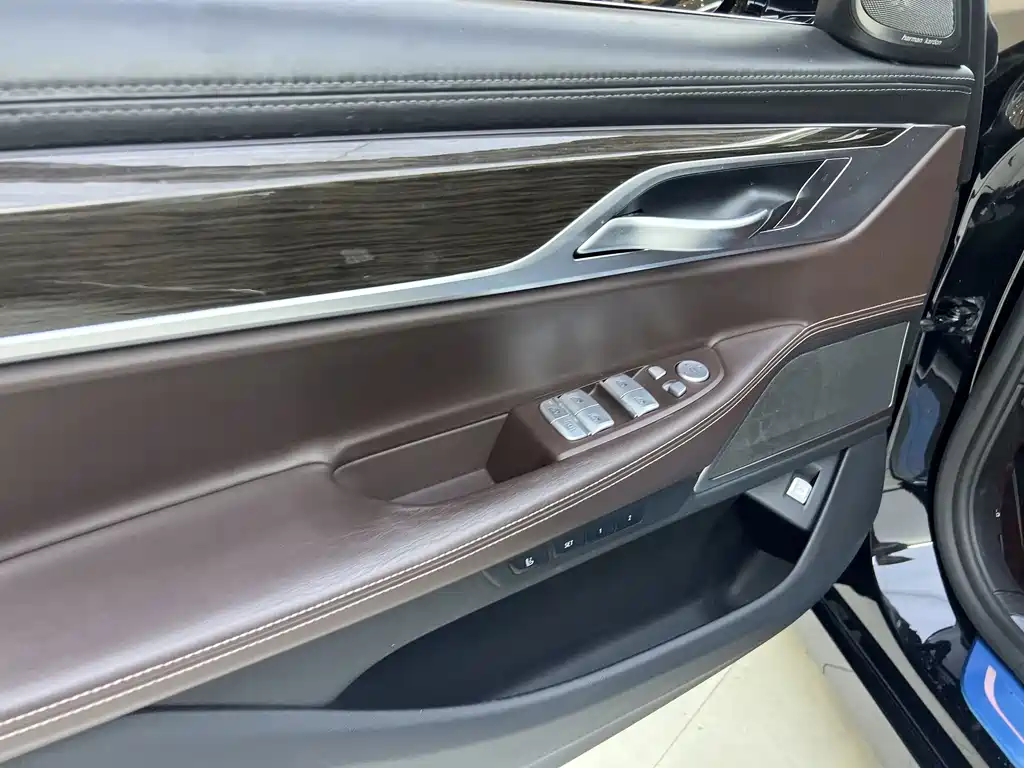 BMW 7 Series 2019 730Li Luxury Package