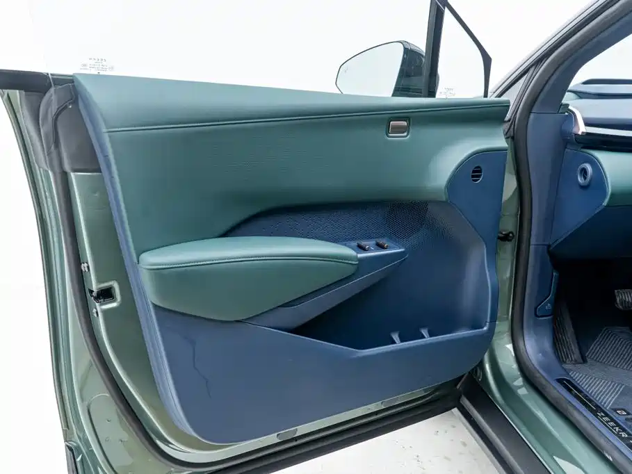 Jizhe X 2025 Edition Five-Seat Long Range Version