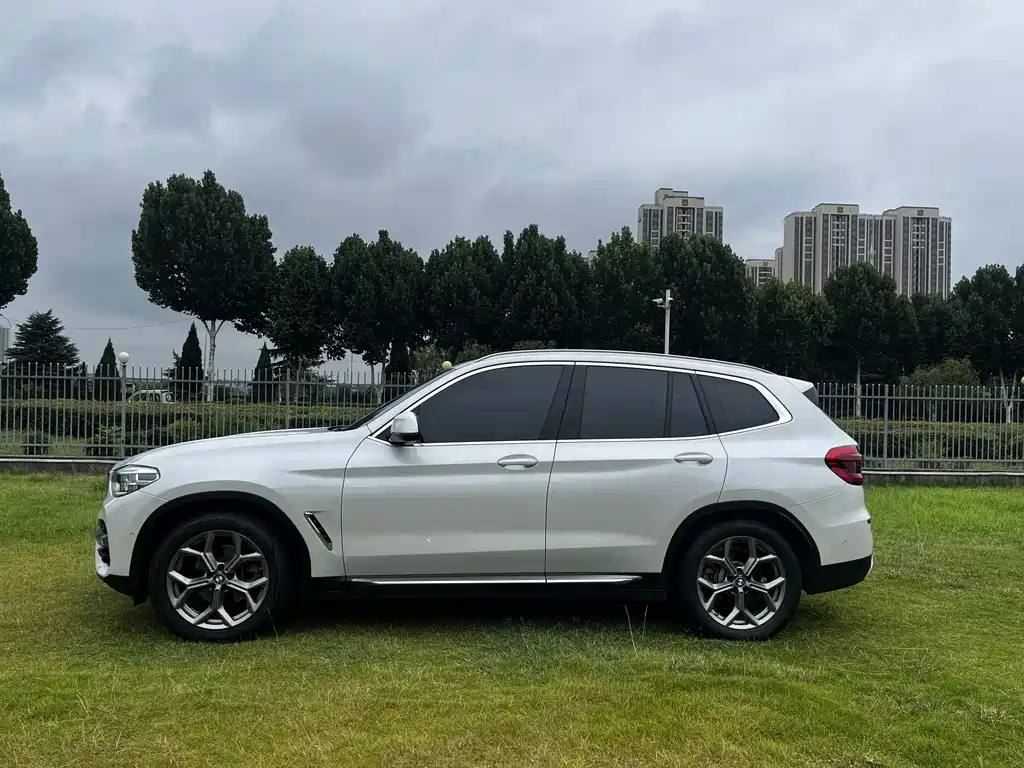 BMW X3 2021 xDrive28i Luxury Package