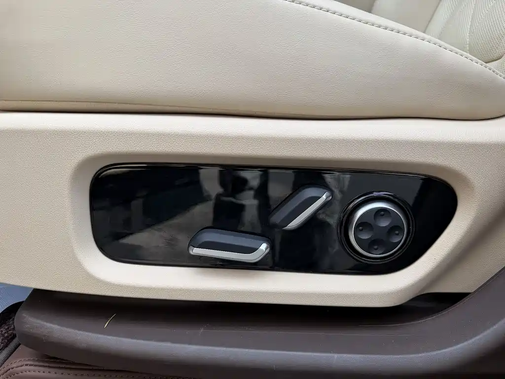 SWM M9 2024 Edition Range-Extended Max Version 42kWh 6-Seater Model